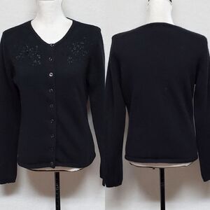 VINTAGE 1990s GAP Black Wool Blend Rose Bead Embellished Button Up Cardigan